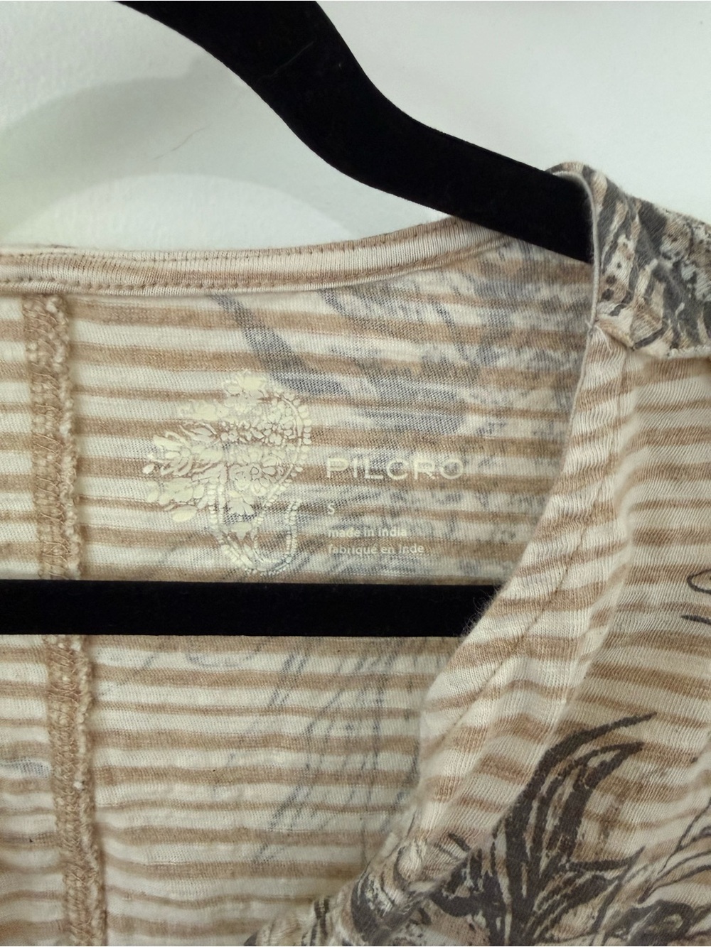 Pilcro Split-Neck Tee Cream Striped Sunflower Short Sleeve,SizeSmall,100% cotton - Picture 4 of 8